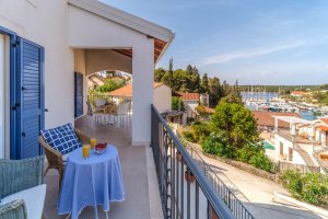 Villa Milna Bay