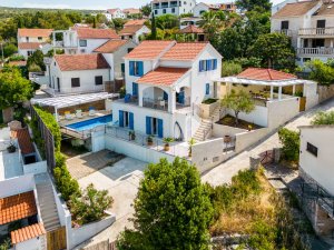 Villa Milna Bay